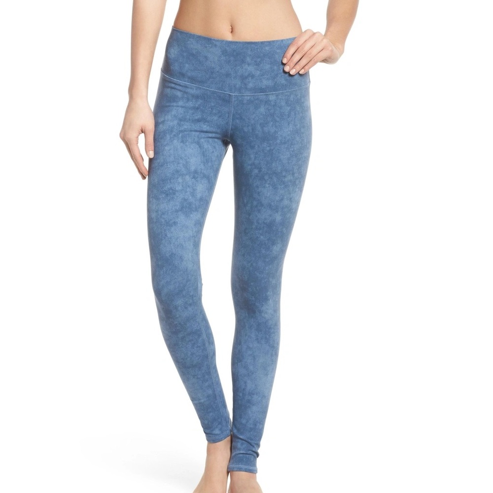 ALO - Airbrush Marble Blue Leggings